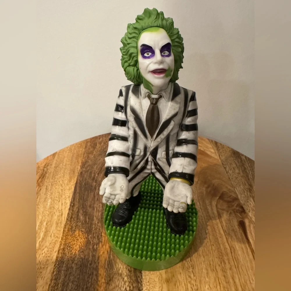 Beetlejuice PS3 PS4 PS5 XBOX NES TV Controller Stand Mobile Smart Phone Holder